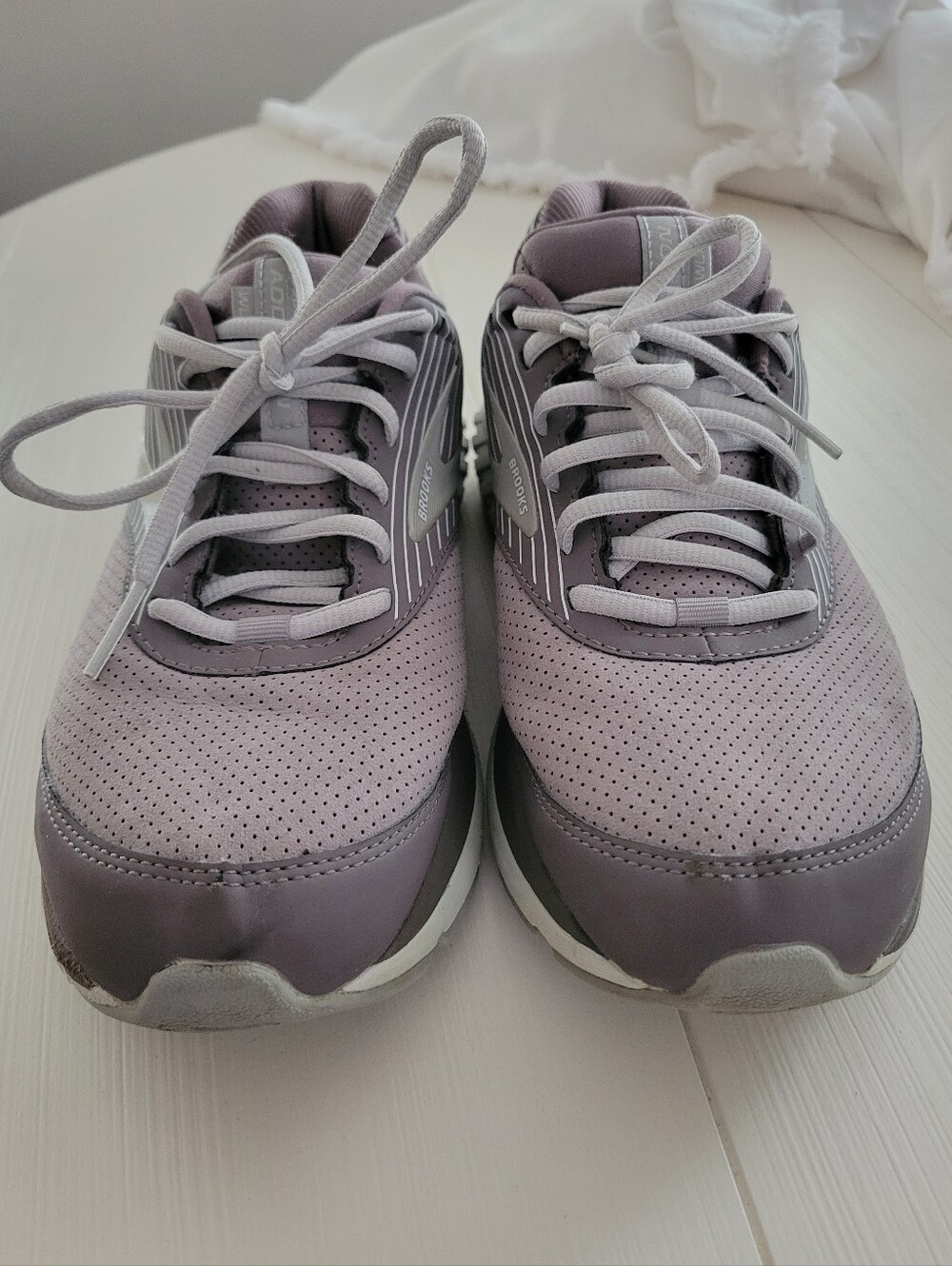 Brooks Addiction Walker Sneaker Women's 10.5B, Grey/Purple